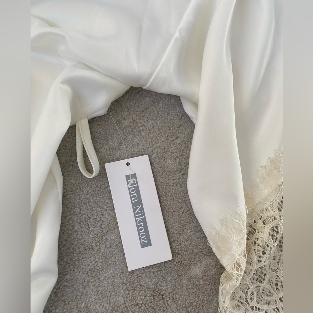 NET Flora Nikrooz Satin & Lace Robe - Picture 4 of 8